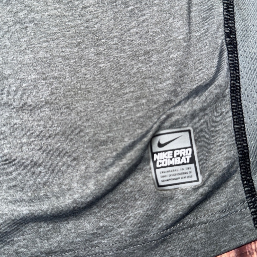 Nike Pro Combat Heather Gray Fitted Top - Picture 4 of 4